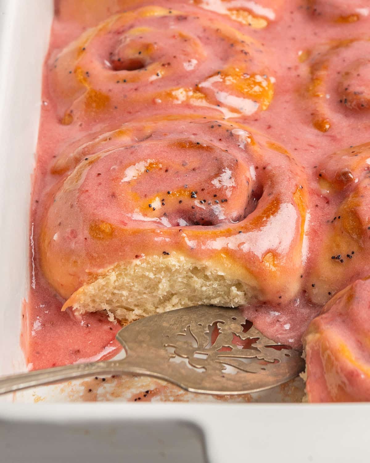 strawberry poppy seed cinnamon rolls
