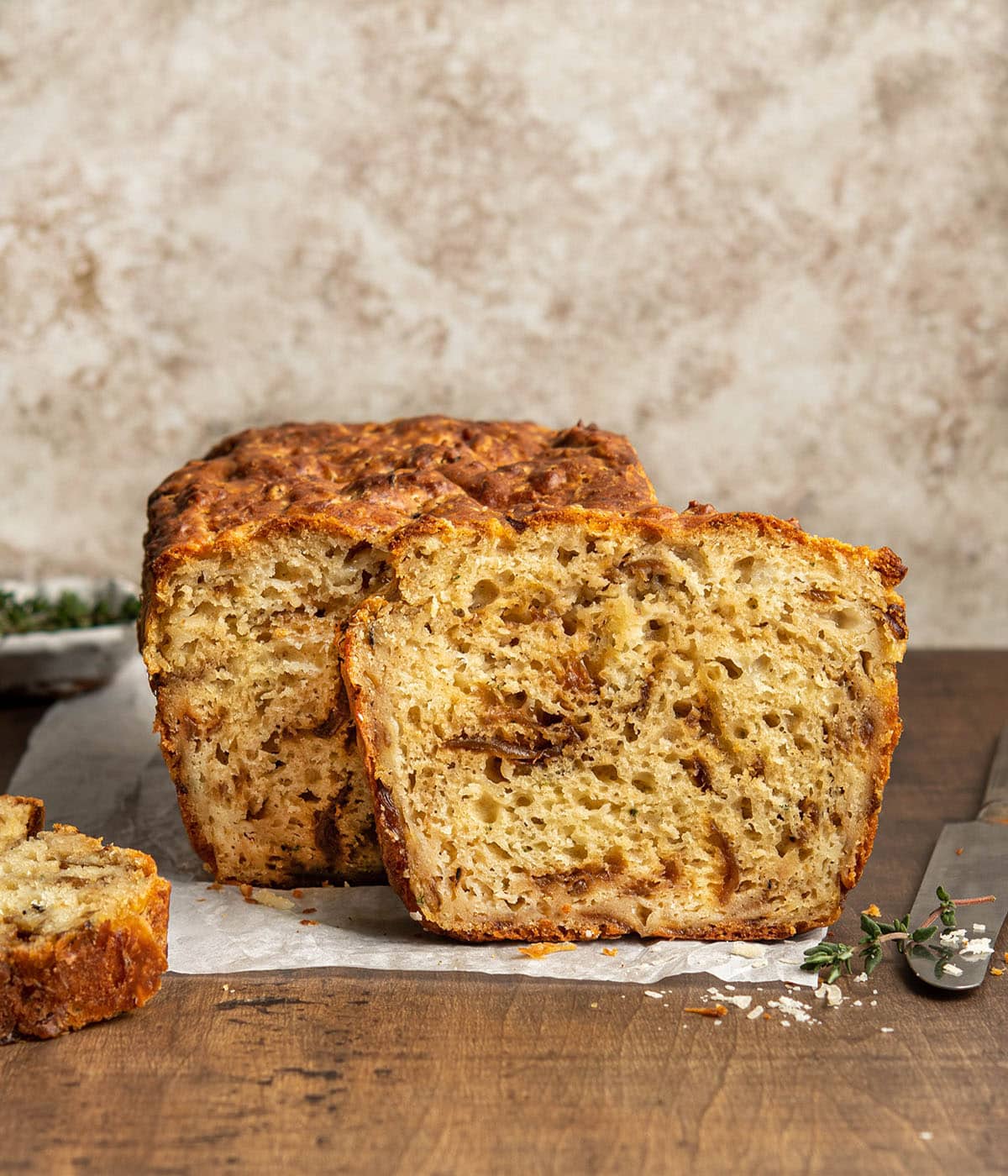 caramelized shallot cheesy bread