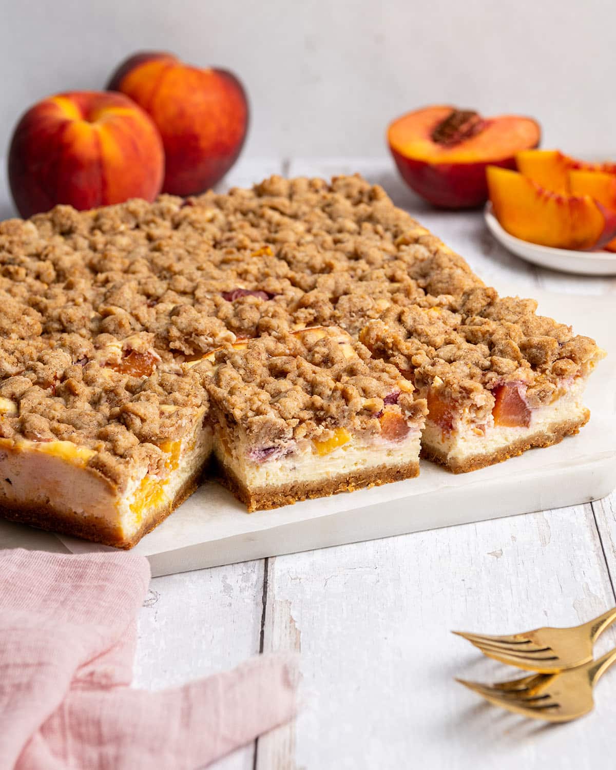 peach cobbler yogurt bars