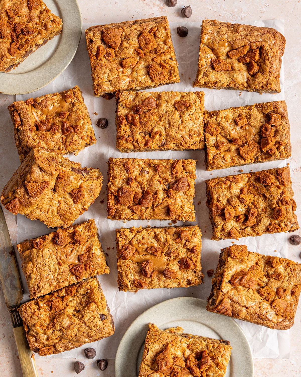 biscoff chocolate chip cookie bars