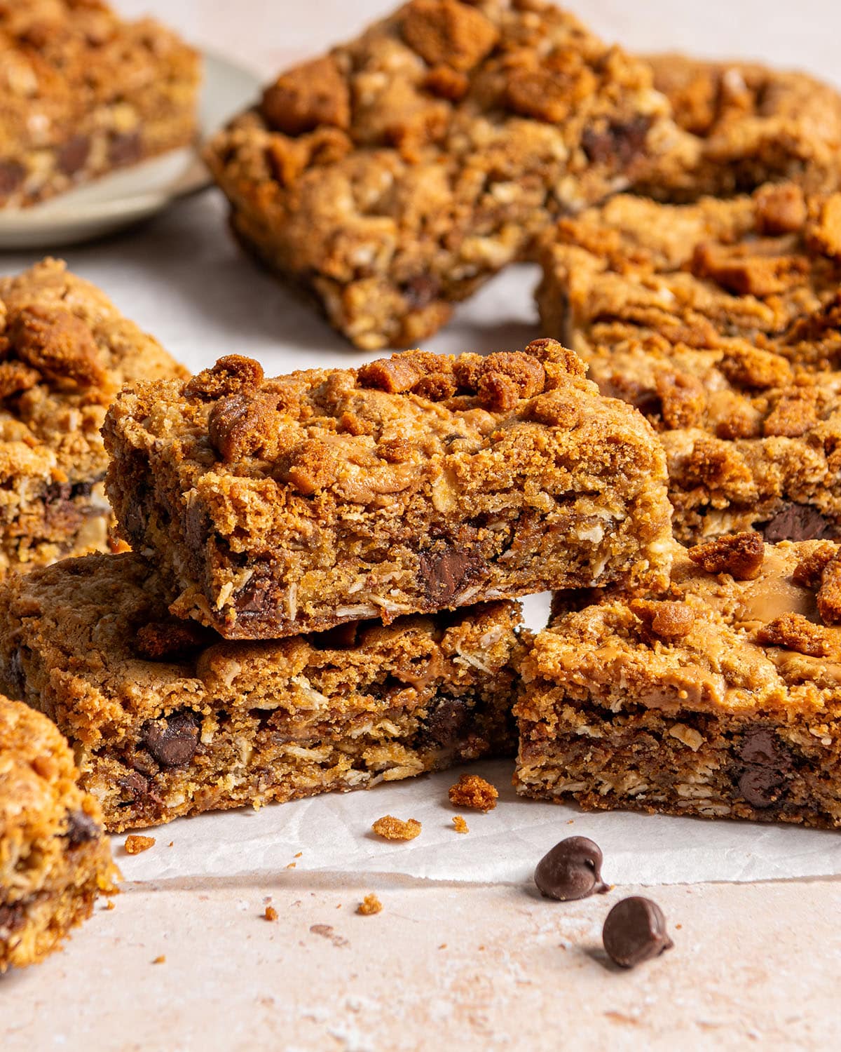 biscoff chocolate chip cookie bars